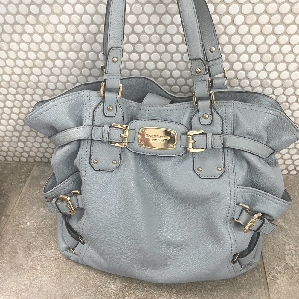 Beautiful preowned Michael Kors Blue Leather Tote